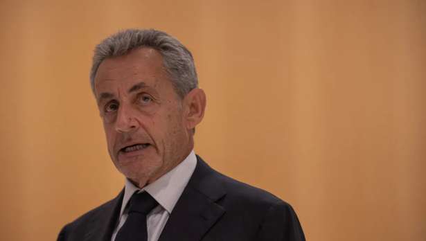 நிக்கோலா சர்கோஷியை விடுவிக்க நீதிமன்றம் உத்தரவு!!